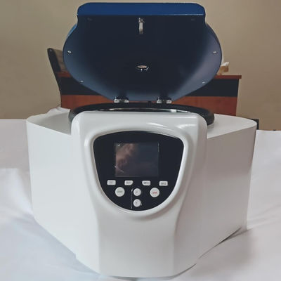 Centrifuge Laboratorium Medis Keamanan Yang Kokoh Gaya Sentrifugal Maksimum 2600 Xg